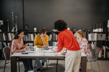 657992111fd3a5d674d003b7_working-environment-types