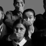 کالبدشکافی عارضه سکوت سازمانی؛ ریشههای روانی ترمزهای پنهان در دپارتمانها سکوت سازمانی در شرکت ها و ترمزهای خلاقیت چالش آکادمی